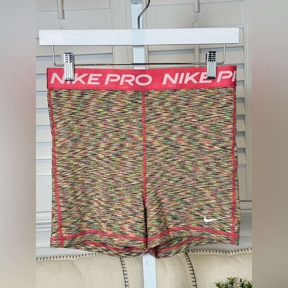 Nike Women's Pro 3" Spacedye Shorts in Multi Size Medium - Picture 1 of 8